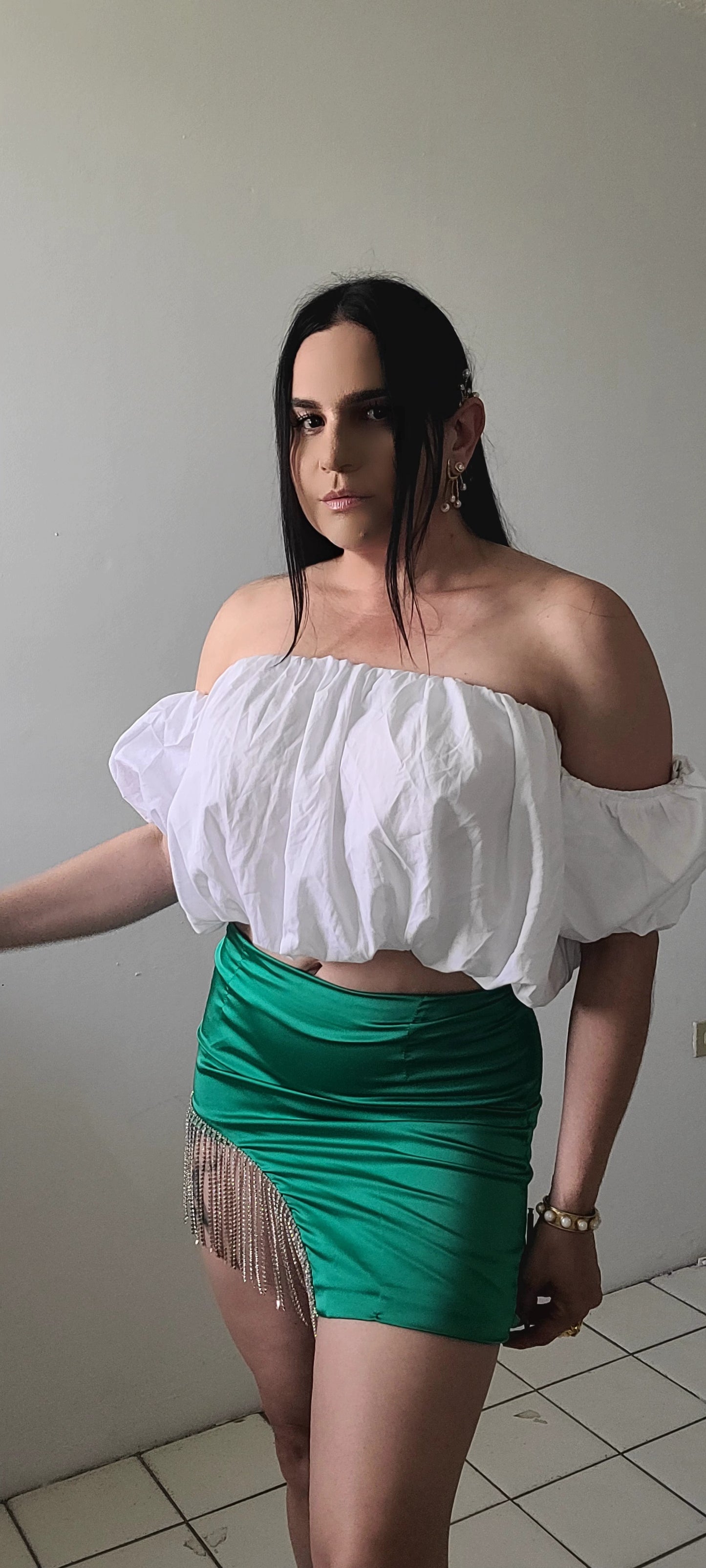 Off Shoulder Ballon Solid Crop